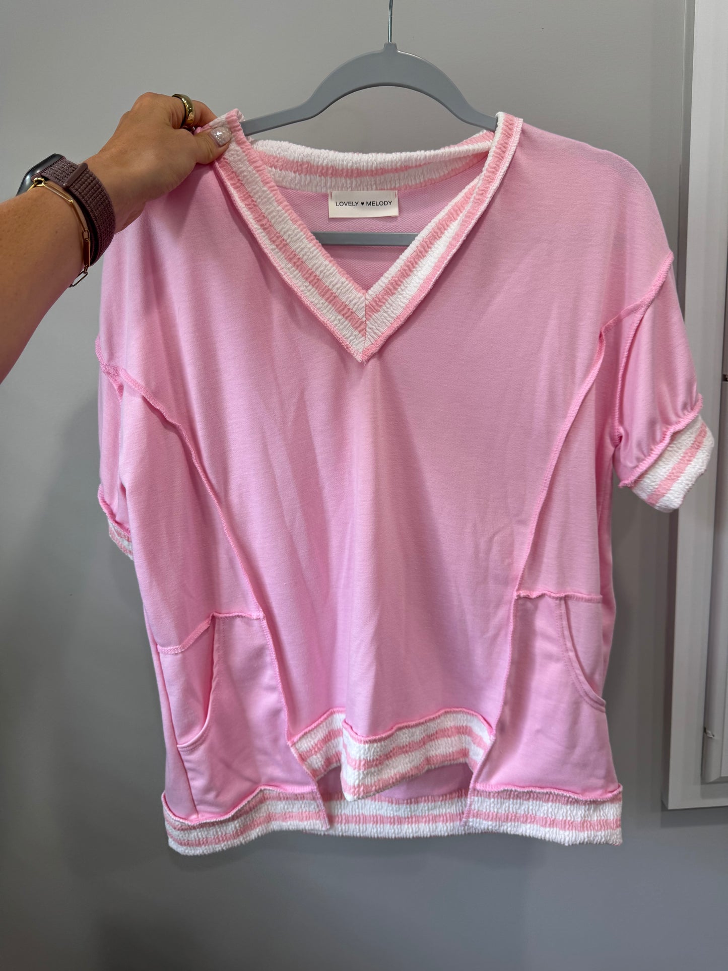 Super chic casual v neck top
