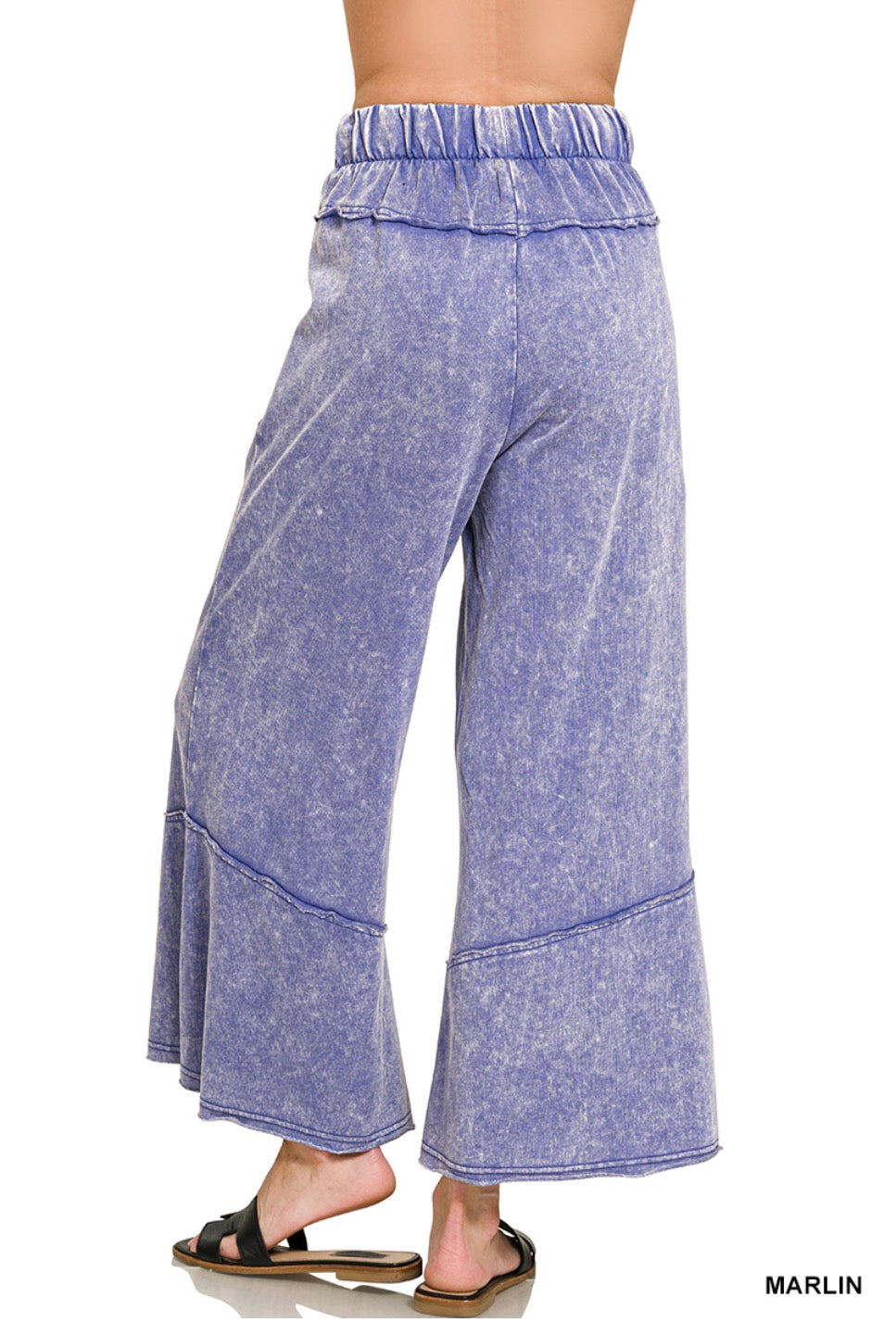 Exposed-seam flare hem pants with pockets